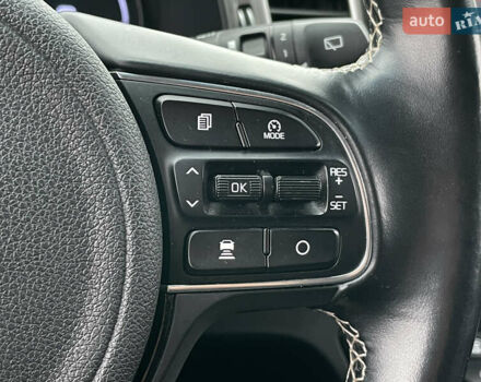 Синій Кіа Niro, об'ємом двигуна 0 л та пробігом 130 тис. км за 18455 $, фото 50 на Automoto.ua