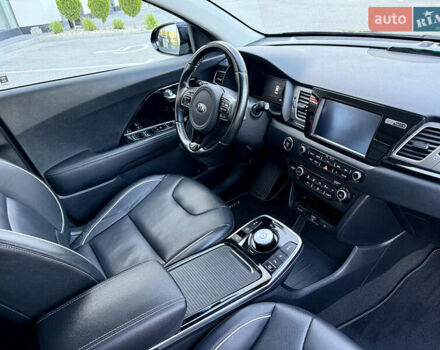 Синій Кіа Niro, об'ємом двигуна 0 л та пробігом 192 тис. км за 17386 $, фото 24 на Automoto.ua