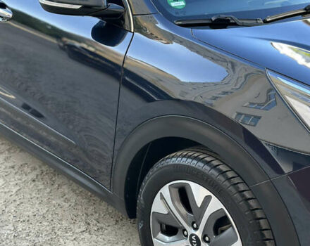 Синий Киа Niro, объемом двигателя 0 л и пробегом 155 тыс. км за 18650 $, фото 115 на Automoto.ua