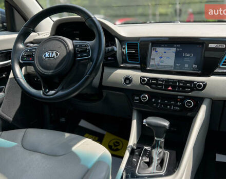 Синій Кіа Niro, об'ємом двигуна 1.6 л та пробігом 92 тис. км за 19700 $, фото 12 на Automoto.ua