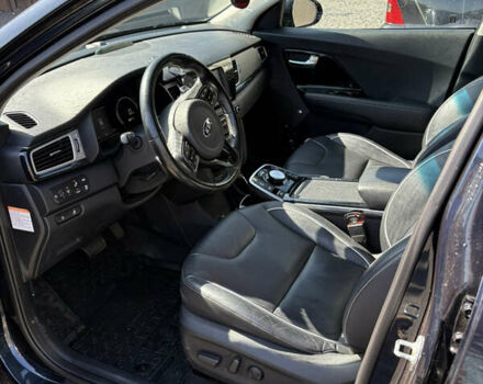 Синій Кіа Niro, об'ємом двигуна 0 л та пробігом 100 тис. км за 19300 $, фото 14 на Automoto.ua