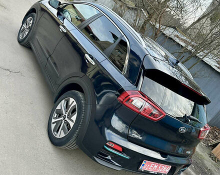 Синий Киа Niro, объемом двигателя 0 л и пробегом 82 тыс. км за 17500 $, фото 3 на Automoto.ua