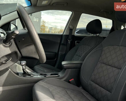 Синий Киа Niro, объемом двигателя 1.58 л и пробегом 91 тыс. км за 17650 $, фото 16 на Automoto.ua