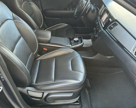 Синий Киа Niro, объемом двигателя 0 л и пробегом 155 тыс. км за 18650 $, фото 81 на Automoto.ua