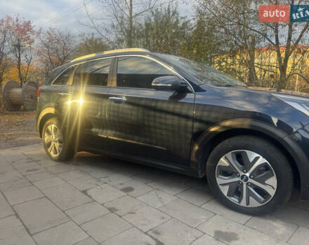 Синій Кіа Niro, об'ємом двигуна 0 л та пробігом 165 тис. км за 17500 $, фото 2 на Automoto.ua