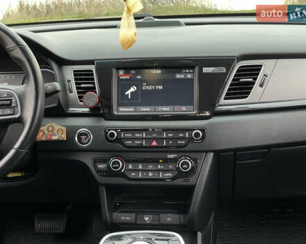 Синій Кіа Niro, об'ємом двигуна 0 л та пробігом 130 тис. км за 18455 $, фото 42 на Automoto.ua