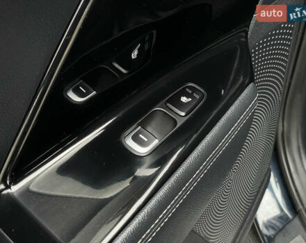 Синій Кіа Niro, об'ємом двигуна 0 л та пробігом 130 тис. км за 18455 $, фото 32 на Automoto.ua