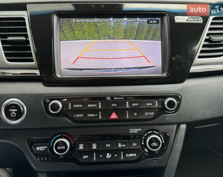 Синий Киа Niro, объемом двигателя 0 л и пробегом 88 тыс. км за 17777 $, фото 55 на Automoto.ua