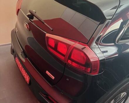 Синий Киа Niro, объемом двигателя 0 л и пробегом 137 тыс. км за 16500 $, фото 3 на Automoto.ua