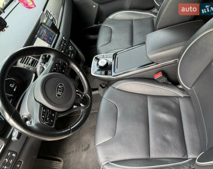 Синій Кіа Niro, об'ємом двигуна 0 л та пробігом 147 тис. км за 17400 $, фото 7 на Automoto.ua