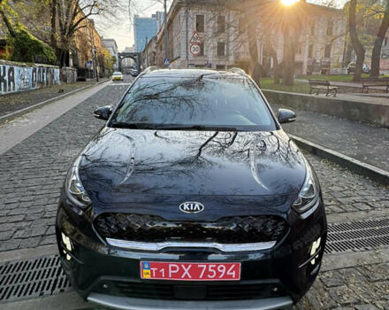 Синий Киа Niro, объемом двигателя 1.6 л и пробегом 52 тыс. км за 19800 $, фото 2 на Automoto.ua