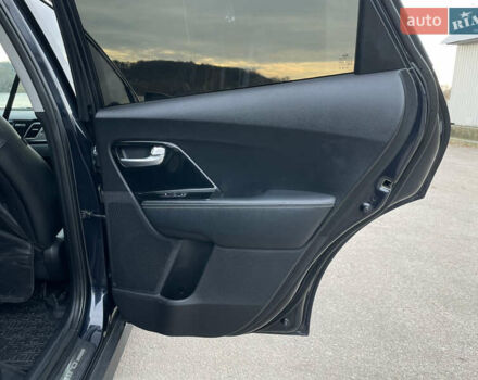 Синій Кіа Niro, об'ємом двигуна 0 л та пробігом 130 тис. км за 18455 $, фото 34 на Automoto.ua