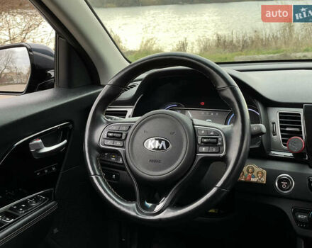 Синій Кіа Niro, об'ємом двигуна 0 л та пробігом 130 тис. км за 18455 $, фото 41 на Automoto.ua