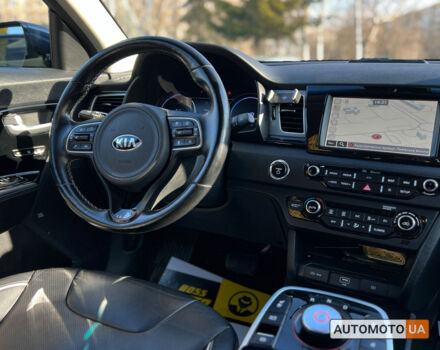 Синий Киа Niro, объемом двигателя 64 л и пробегом 191 тыс. км за 16400 $, фото 10 на Automoto.ua