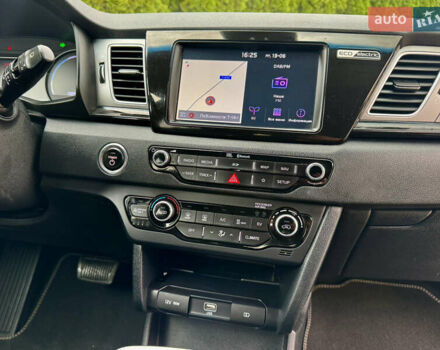 Синий Киа Niro, объемом двигателя 0 л и пробегом 88 тыс. км за 17777 $, фото 72 на Automoto.ua