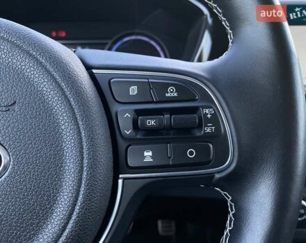 Синий Киа Niro, объемом двигателя 0 л и пробегом 48 тыс. км за 24700 $, фото 4 на Automoto.ua