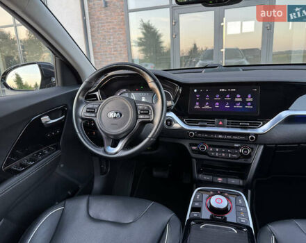 Синий Киа Niro, объемом двигателя 0 л и пробегом 130 тыс. км за 18900 $, фото 59 на Automoto.ua