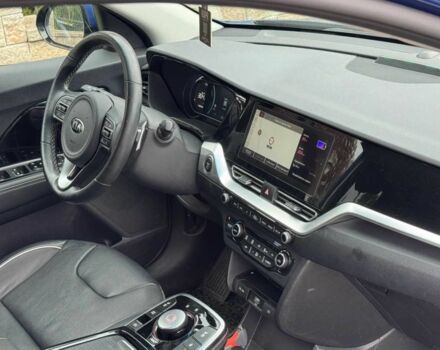 Синій Кіа Niro, об'ємом двигуна 0 л та пробігом 56 тис. км за 16000 $, фото 11 на Automoto.ua