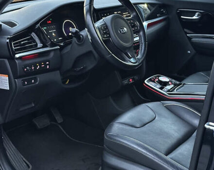 Синій Кіа Niro, об'ємом двигуна 0 л та пробігом 100 тис. км за 19900 $, фото 8 на Automoto.ua