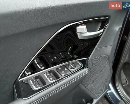 Синий Киа Niro, объемом двигателя 0 л и пробегом 125 тыс. км за 19600 $, фото 25 на Automoto.ua