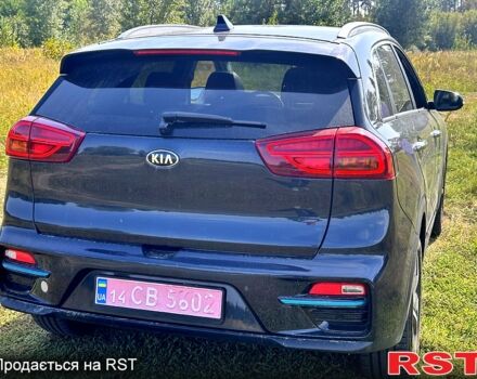 Киа Niro 2020 в Обухове на Automoto.ua Синий Киа Niro, объемом двигателя 0.15 л и пробегом 89 тыс. км за 18100 $, фото 2 на Automoto.ua