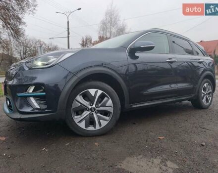 Синій Кіа Niro, об'ємом двигуна 0 л та пробігом 150 тис. км за 18000 $, фото 5 на Automoto.ua