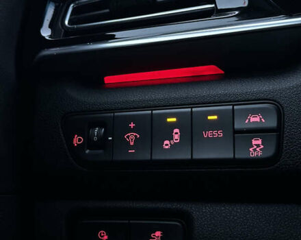 Синій Кіа Niro, об'ємом двигуна 0 л та пробігом 100 тис. км за 19900 $, фото 16 на Automoto.ua