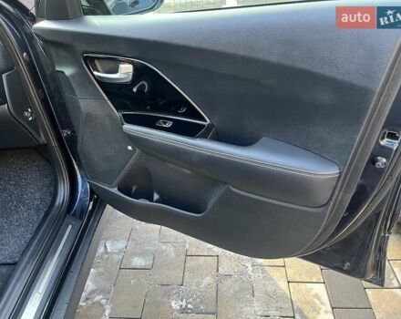 Синій Кіа Niro, об'ємом двигуна 0 л та пробігом 84 тис. км за 18500 $, фото 32 на Automoto.ua
