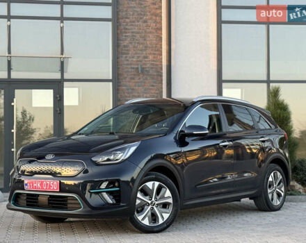 Синий Киа Niro, объемом двигателя 0 л и пробегом 130 тыс. км за 18900 $, фото 1 на Automoto.ua