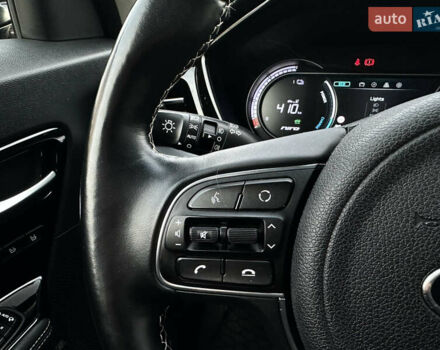 Синій Кіа Niro, об'ємом двигуна 0 л та пробігом 130 тис. км за 18990 $, фото 55 на Automoto.ua