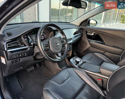 Синий Киа Niro, объемом двигателя 0 л и пробегом 130 тыс. км за 18900 $, фото 80 на Automoto.ua