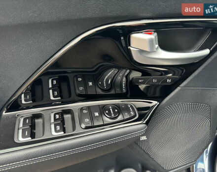 Синий Киа Niro, объемом двигателя 0 л и пробегом 125 тыс. км за 18500 $, фото 9 на Automoto.ua