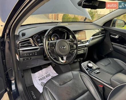 Синий Киа Niro, объемом двигателя 0 л и пробегом 156 тыс. км за 18900 $, фото 23 на Automoto.ua