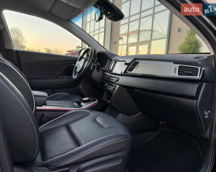 Синий Киа Niro, объемом двигателя 0 л и пробегом 142 тыс. км за 17500 $, фото 4 на Automoto.ua