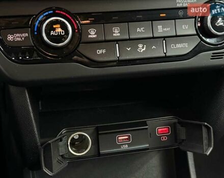 Синий Киа Niro, объемом двигателя 0 л и пробегом 90 тыс. км за 18427 $, фото 21 на Automoto.ua