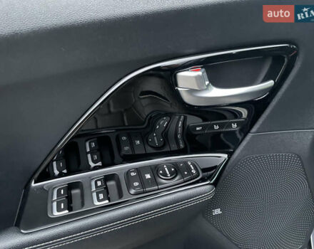 Синій Кіа Niro, об'ємом двигуна 0 л та пробігом 139 тис. км за 18500 $, фото 25 на Automoto.ua