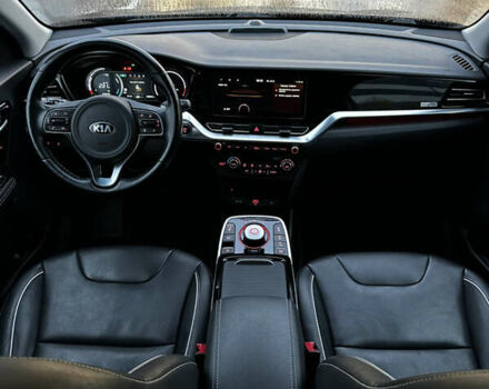 Синій Кіа Niro, об'ємом двигуна 0 л та пробігом 100 тис. км за 19900 $, фото 10 на Automoto.ua