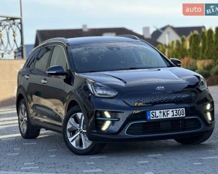 Синий Киа Niro, объемом двигателя 0 л и пробегом 78 тыс. км за 20950 $, фото 3 на Automoto.ua