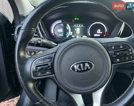 Синій Кіа Niro, об'ємом двигуна 0 л та пробігом 86 тис. км за 22200 $, фото 15 на Automoto.ua