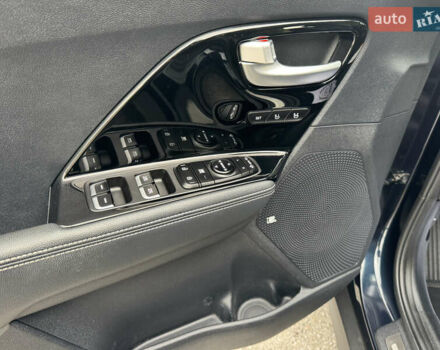 Синий Киа Niro, объемом двигателя 0 л и пробегом 156 тыс. км за 18800 $, фото 61 на Automoto.ua