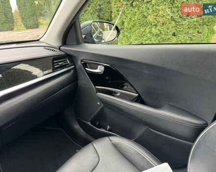 Синий Киа Niro, объемом двигателя 0 л и пробегом 156 тыс. км за 18800 $, фото 38 на Automoto.ua
