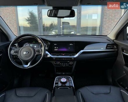 Синий Киа Niro, объемом двигателя 0 л и пробегом 90 тыс. км за 20800 $, фото 2 на Automoto.ua