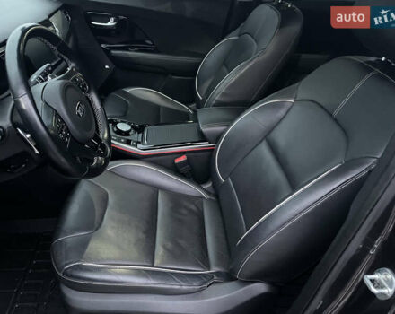 Синій Кіа Niro, об'ємом двигуна 0 л та пробігом 139 тис. км за 18500 $, фото 23 на Automoto.ua