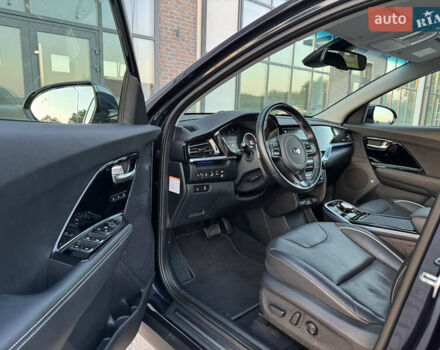 Синий Киа Niro, объемом двигателя 0 л и пробегом 130 тыс. км за 18900 $, фото 82 на Automoto.ua