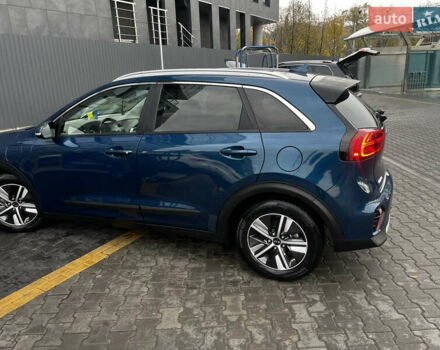 Синий Киа Niro, объемом двигателя 1.58 л и пробегом 58 тыс. км за 24500 $, фото 5 на Automoto.ua