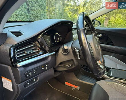Синий Киа Niro, объемом двигателя 0 л и пробегом 131 тыс. км за 17999 $, фото 19 на Automoto.ua
