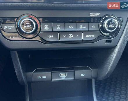 Синий Киа Niro, объемом двигателя 0 л и пробегом 92 тыс. км за 18799 $, фото 57 на Automoto.ua