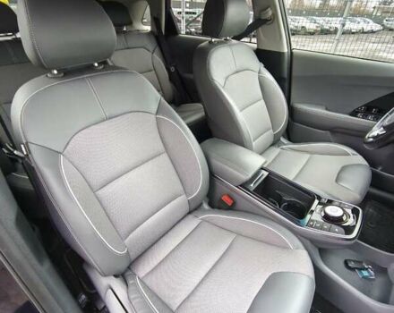 Синій Кіа Niro, об'ємом двигуна 0 л та пробігом 150 тис. км за 18000 $, фото 46 на Automoto.ua