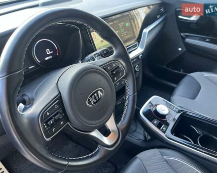 Синій Кіа Niro, об'ємом двигуна 0 л та пробігом 84 тис. км за 18500 $, фото 17 на Automoto.ua