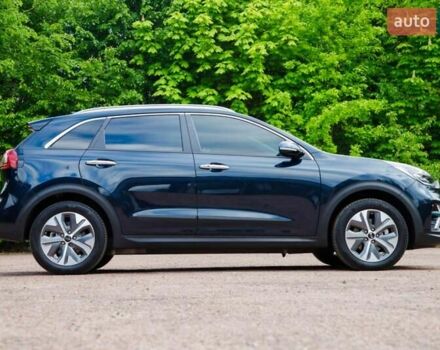 Синий Киа Niro, объемом двигателя 0 л и пробегом 99 тыс. км за 17950 $, фото 10 на Automoto.ua